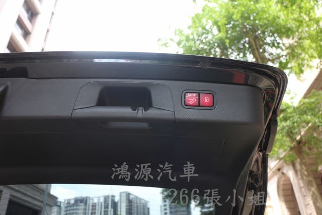 GLC300/ACC/盲點/摸門/衛星導航/倒車顯影/電動座椅/電尾門  第14張相片