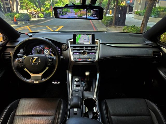 NX200T/F版/摸門/衛星導航/倒車顯影/電動座椅/電尾門  第5張相片