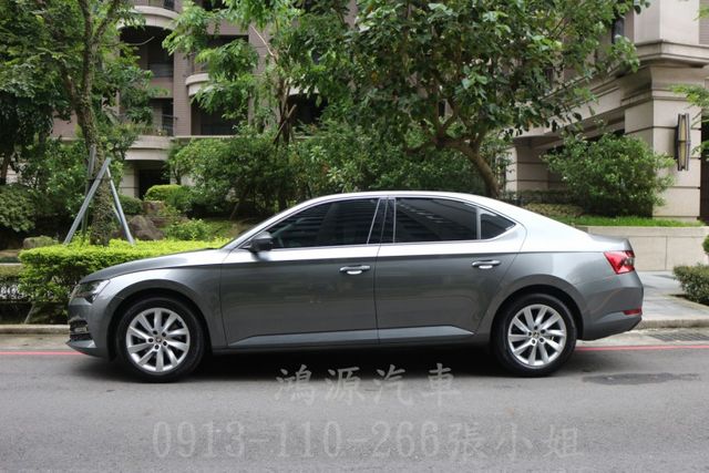 SUPERB/ACC/盲點/摸門/衛星導航/倒車顯影/電動座椅/電尾門  第2張相片