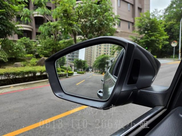SUPERB/ACC/盲點/摸門/衛星導航/倒車顯影/電動座椅/電尾門  第12張相片