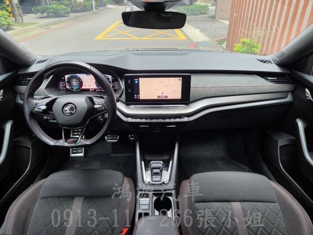OCTAVIA /ACC/全景天窗/RS賽車椅/盲點/摸門/衛星導航/倒車顯影/電動座椅/電尾門  第5張相片