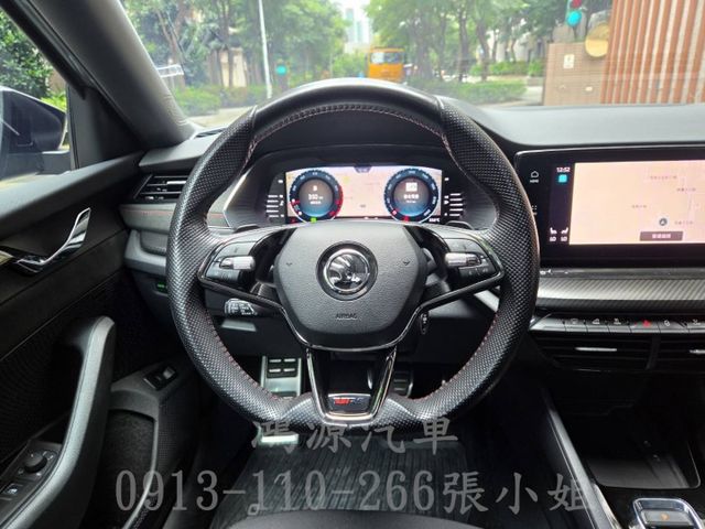 OCTAVIA /ACC/全景天窗/RS賽車椅/盲點/摸門/衛星導航/倒車顯影/電動座椅/電尾門  第9張相片