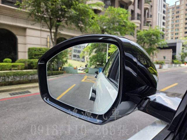 OCTAVIA /ACC/全景天窗/RS賽車椅/盲點/摸門/衛星導航/倒車顯影/電動座椅/電尾門  第12張相片