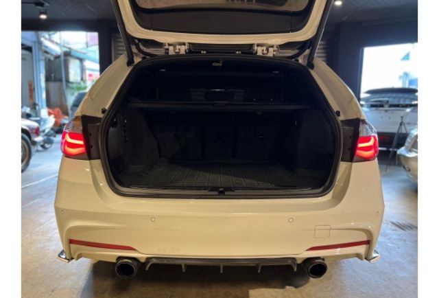BMW 320I  第5張相片