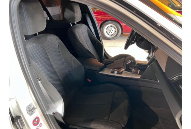 BMW 320I  第9張相片