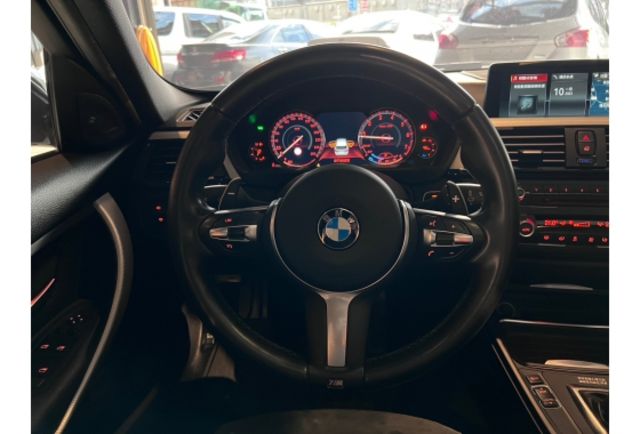 BMW 320I  第11張相片