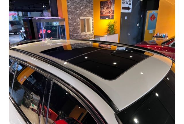 BMW 320I  第17張相片