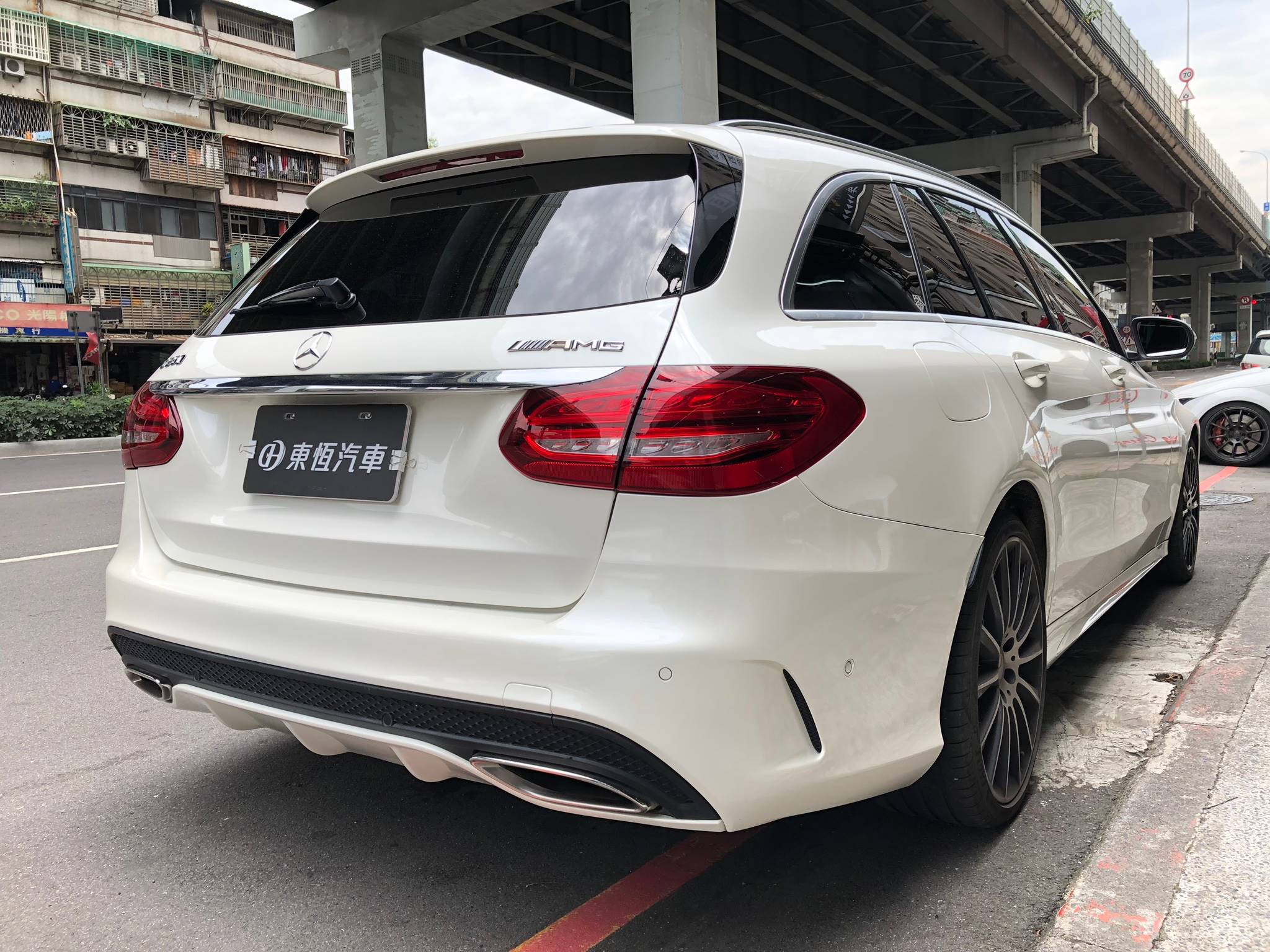 2015年 歐規 BENZ C250T 五門 總代理 跑4萬km 預售169.9萬  第7張相片
