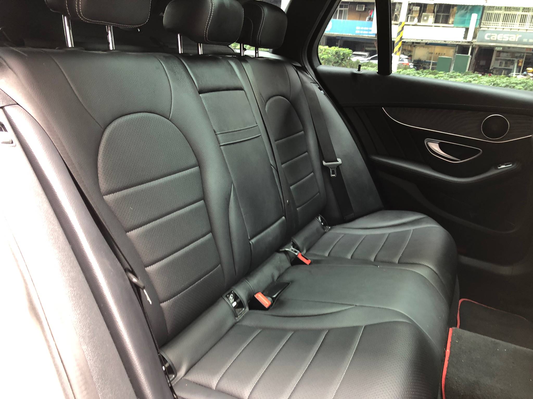 2015年 歐規 BENZ C250T 五門 總代理 跑4萬km 預售169.9萬  第10張相片