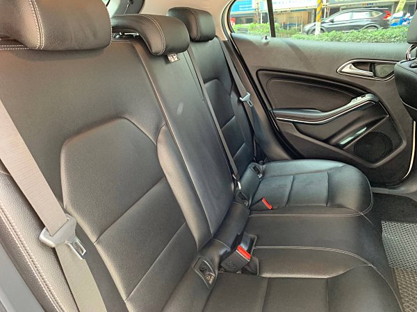 2016年領牌 BENZ GLA180 總代理  第11張相片