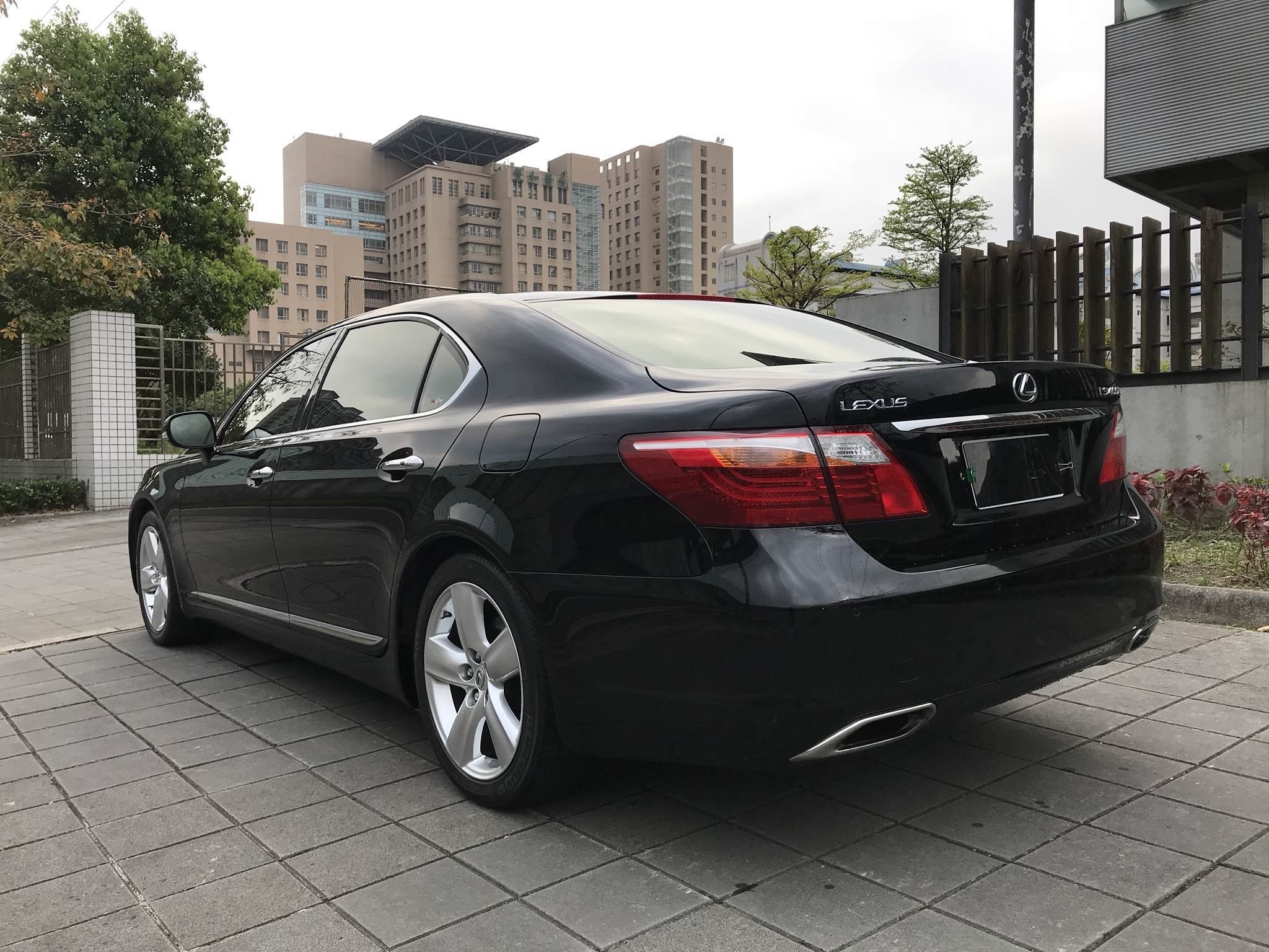    LEXUS 正2011年 LS460L 頂級尊絕版  第3張相片
