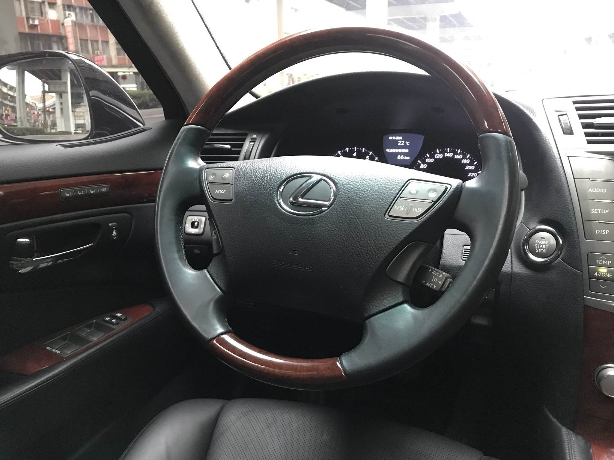    LEXUS 正2011年 LS460L 頂級尊絕版  第9張相片