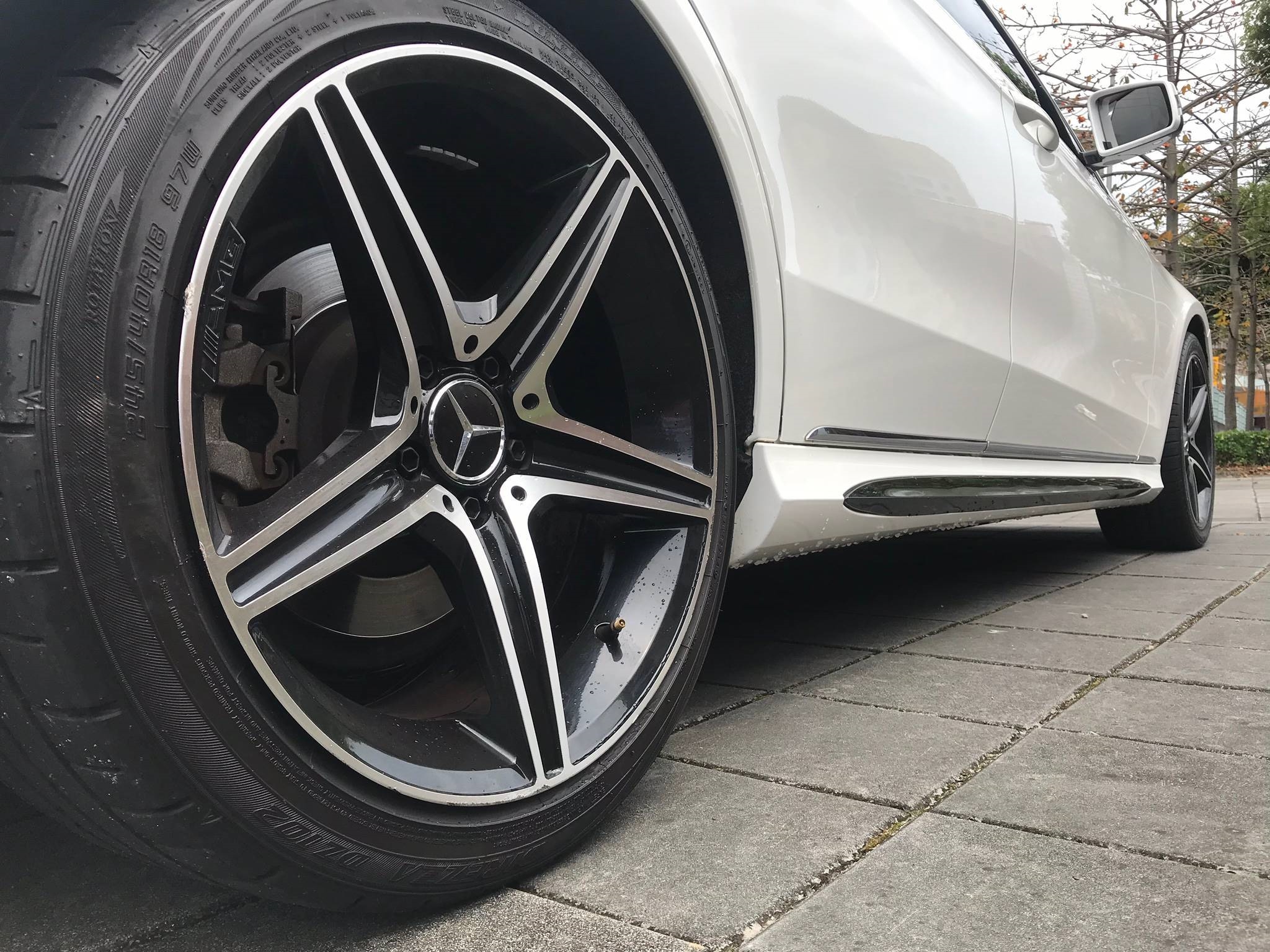   挑戰網路最低價 M-Benz E-Class 賓士 Benz E200 改E63外觀 全車原版件 新車價加改裝精品約300萬 特價138萬  第7張相片