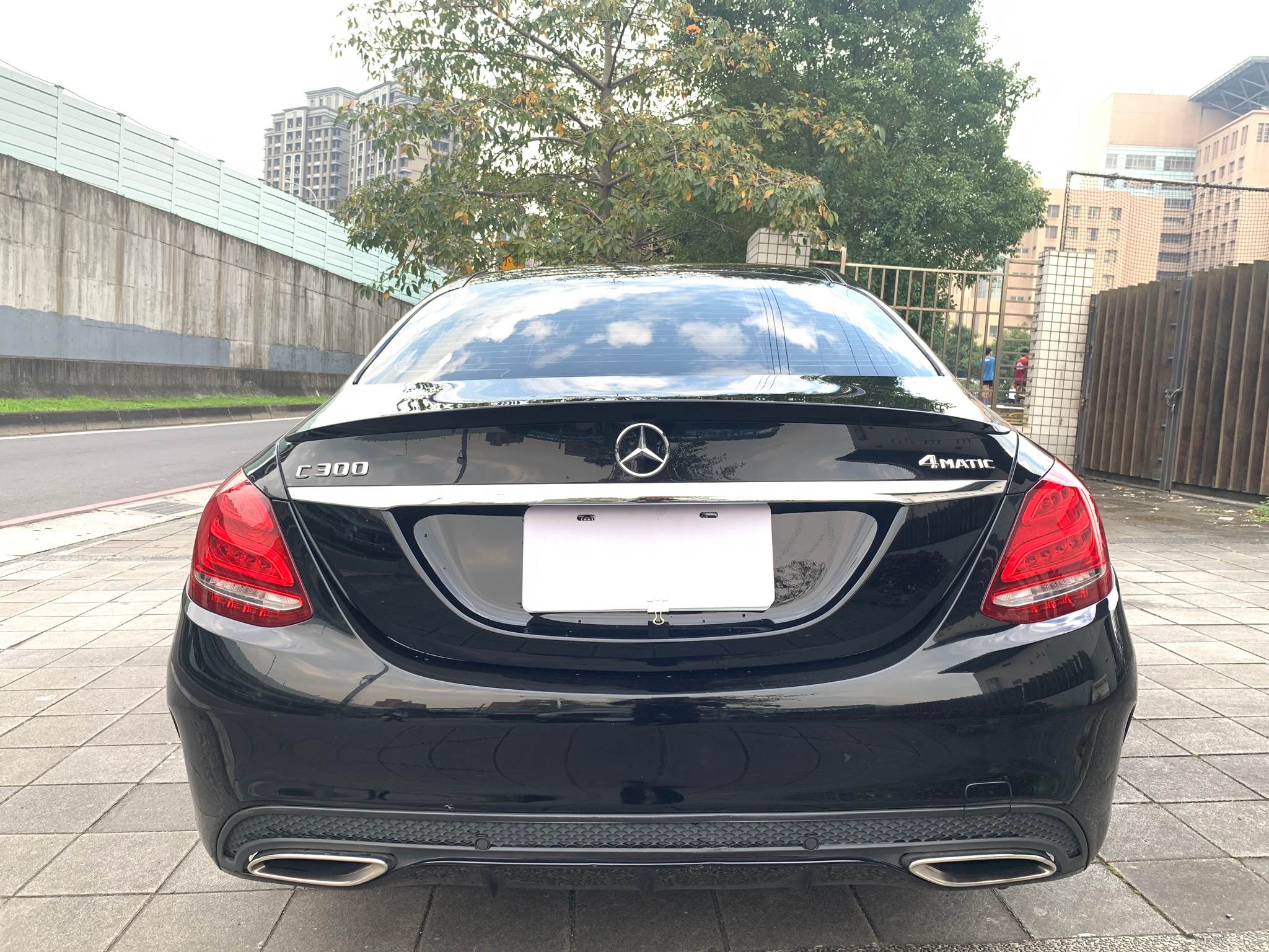 賓士 正2015年 W205 C300  第4張相片