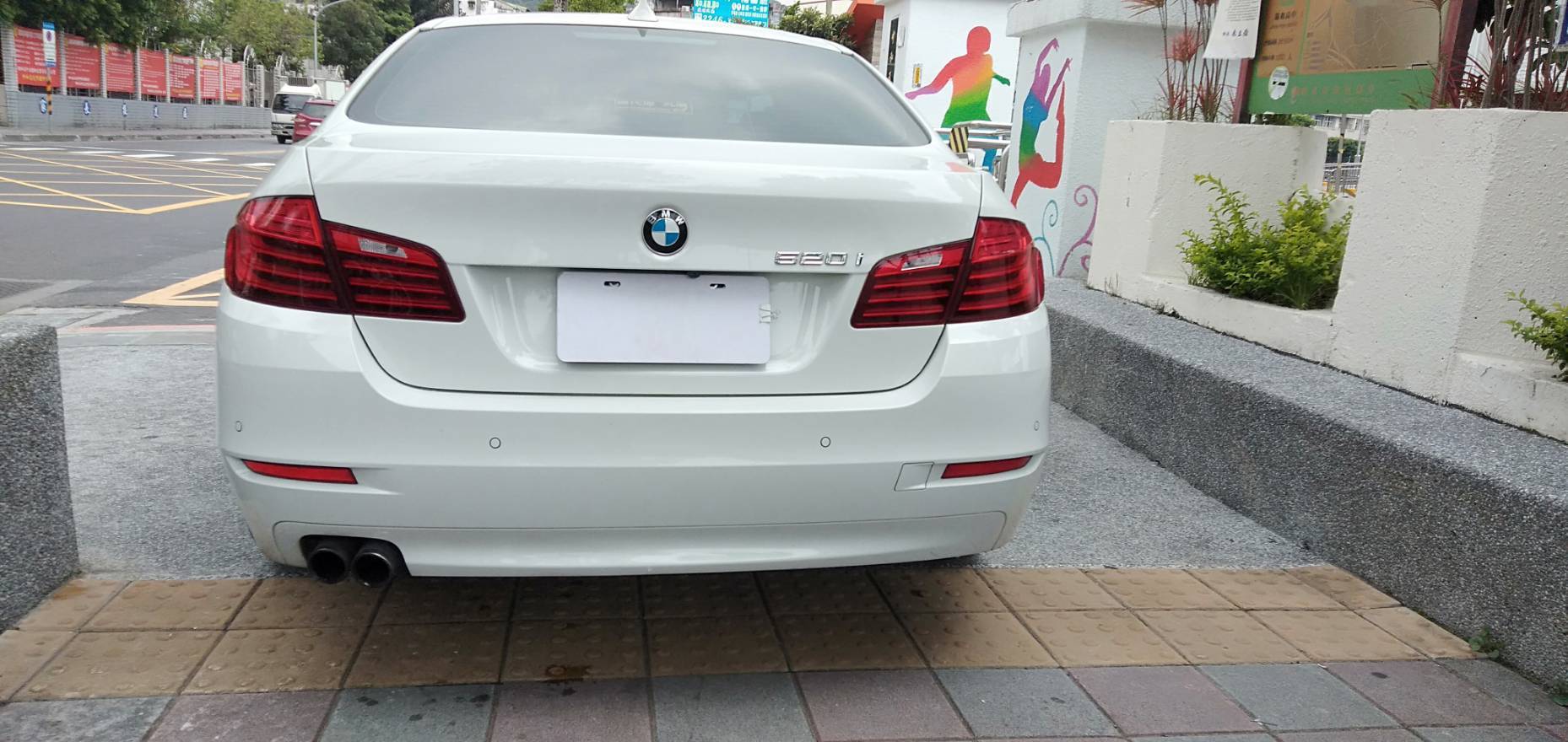 BMW 汎德總代理 2014年式 520i  第3張相片
