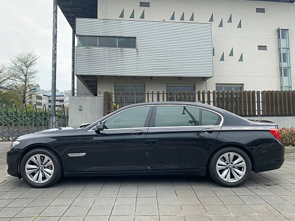 2011年 BMW泛德總代理 740Li 領航版   第3張相片