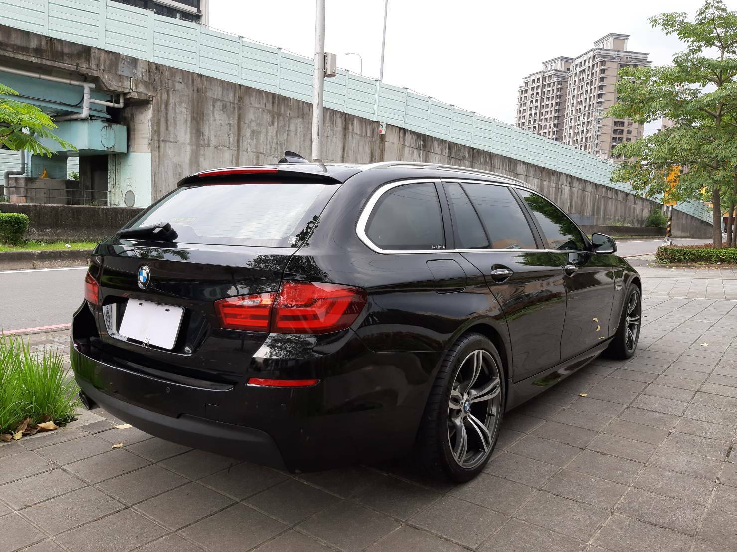 BMW 5-Series Touring 520d 2011款 自手排 2.0L  第3張相片