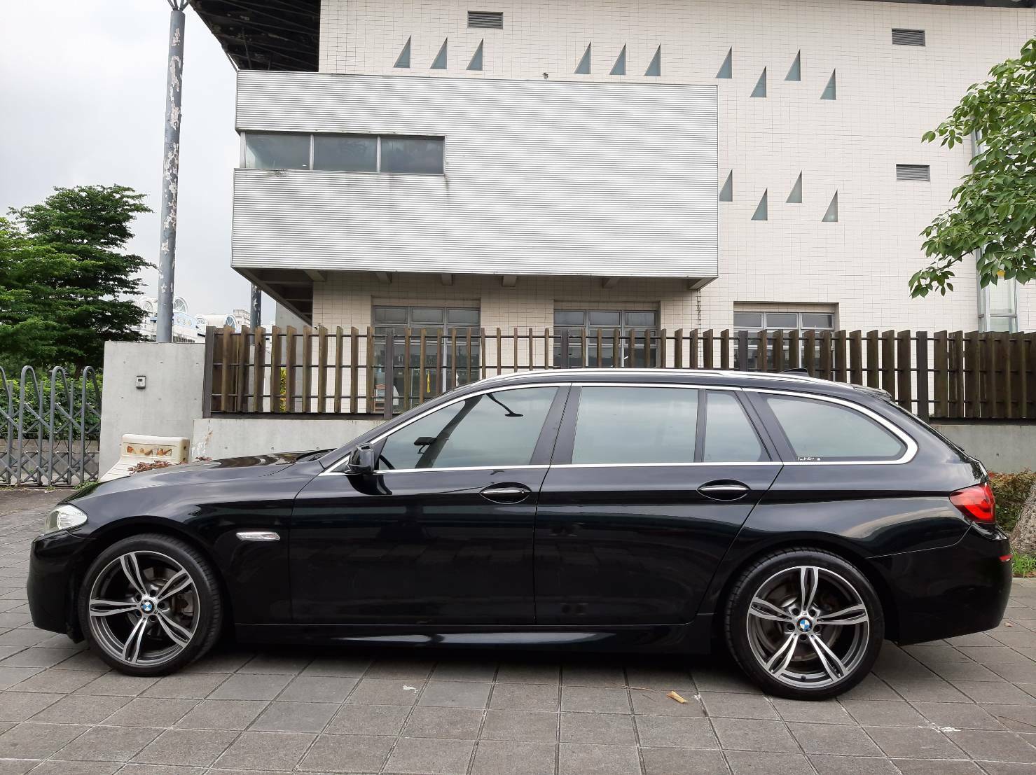 BMW 5-Series Touring 520d 2011款 自手排 2.0L  第5張相片