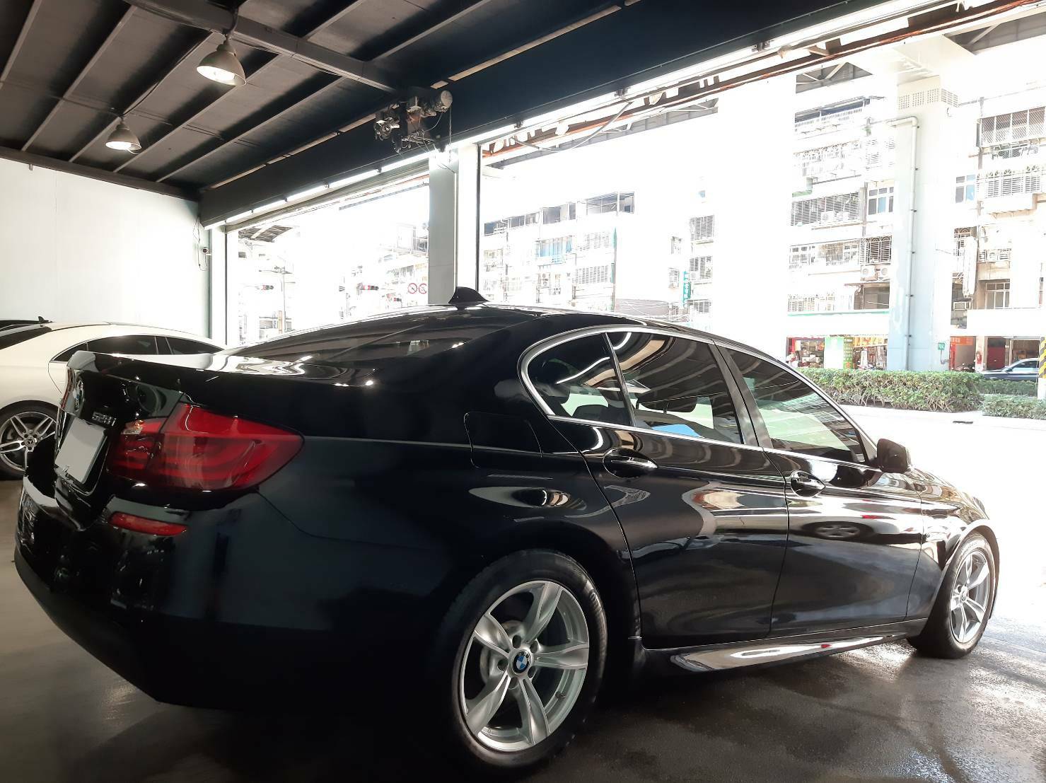 BMW 5-Series Sedan 528i M Sport 2013款 手排 2.0L  第3張相片
