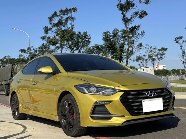 HYUNDAI現代 ELANTRA  第1張相片