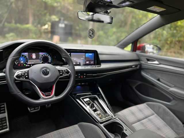 VOLKSWAGEN福斯 GOLF GTI  第4張相片