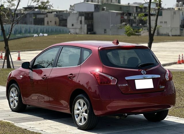 NISSAN日產 TIIDA  第3張相片