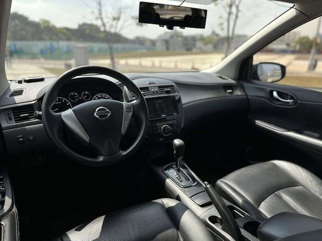 NISSAN日產 TIIDA  第5張相片