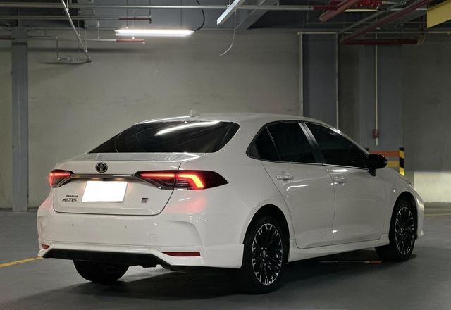 TOYOTA豐田 ALTIS  第3張相片