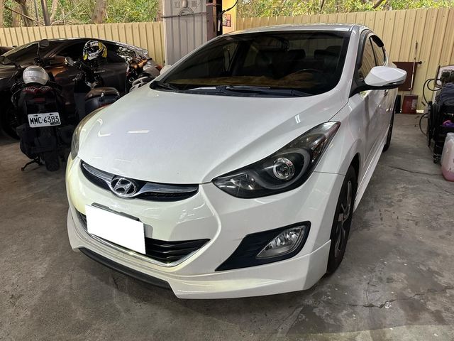 HYUNDAI現代 ELANTRA  第5張相片