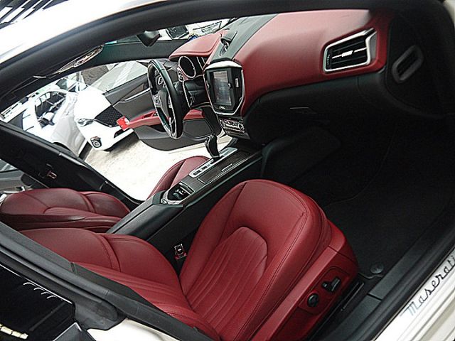 Maserati Ghibli S Q4 只跑7萬 知道的就懂  第11張相片