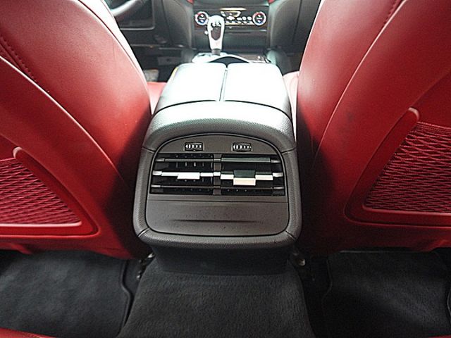 Maserati Ghibli S Q4 只跑7萬 知道的就懂  第14張相片