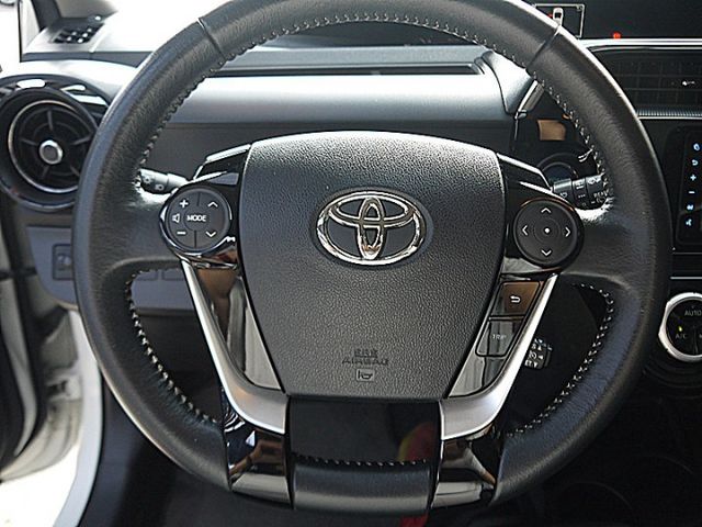 改款Toyota Prius c最佳油電小車搶手白  第14張相片