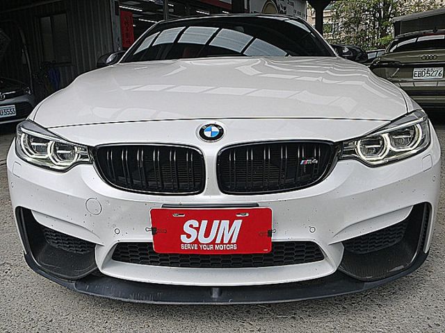 BMW 4系列性能王者M4 雙門Coupe 前車主忍痛割愛幫尋個好主人歡迎洽詢  第2張相片