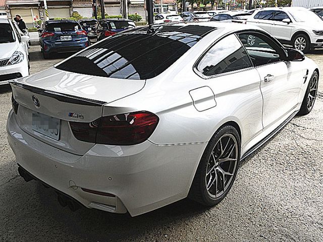 BMW 4系列性能王者M4 雙門Coupe 前車主忍痛割愛幫尋個好主人歡迎洽詢  第5張相片