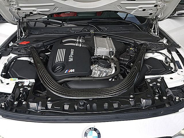 BMW 4系列性能王者M4 雙門Coupe 前車主忍痛割愛幫尋個好主人歡迎洽詢  第7張相片