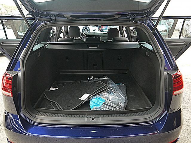 福斯7.5代Golf Variant/280 TSI R-Line想要大空間又會跑的雅痞們千萬別錯過  第8張相片