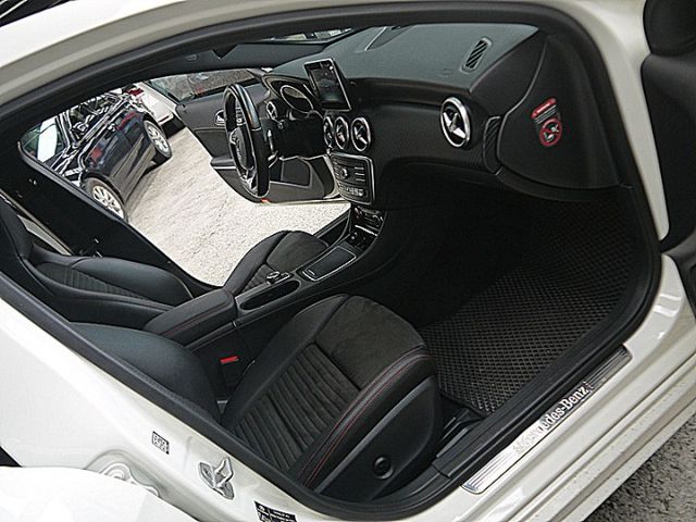 A-CLASS W176  第11張相片