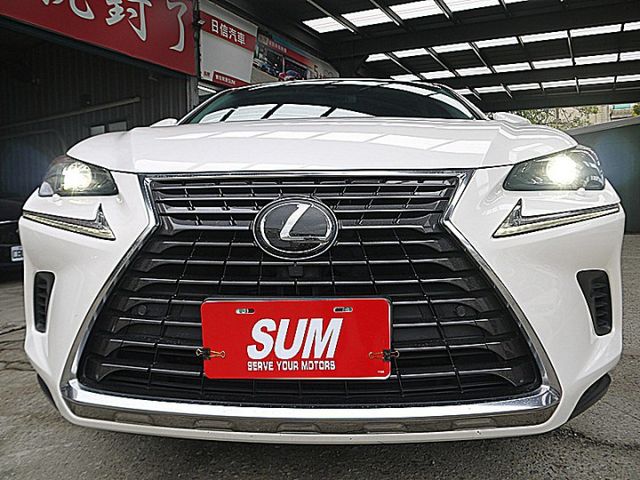 專注完美近乎苛求Lexus小休旅NX200 菁英Plus版有電動尾門的歐才跑7萬  第2張相片