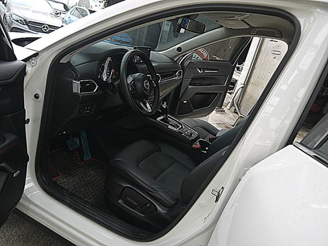 小改款 CX-5魂動系BOES旗艦版有BOES音響LED頭燈.盲點電動尾門感受日本美學和職人匠造車工藝  第9張相片