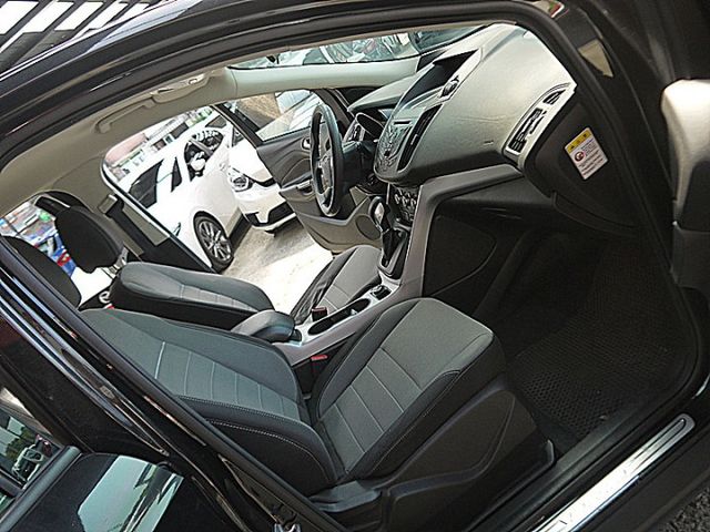 Ford Kuga1.6T雅緻型有渦渦最划算休旅才跑10萬  第11張相片
