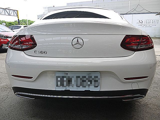 C180  Coupe雙門轎跑花少少入主賓士雙門小跑跑才跑7萬  第5張相片