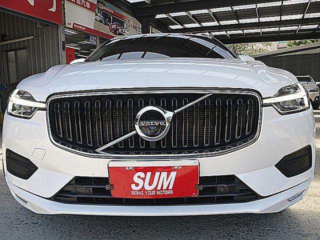 小改Volvo XC60 B4 Momentum Plus 油電標配抬顯全景天窗H/K音響內建導航  第2張相片