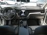 小改Volvo XC60 B4 Momentum Plus 油電標配抬顯全景天窗H/K音響內建導航  第13張縮圖