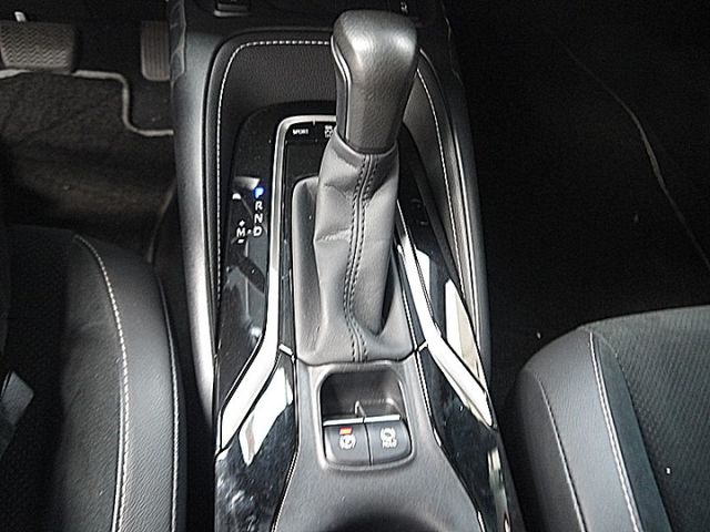 Auris 2.0 旗艦版搶手白  第17張相片