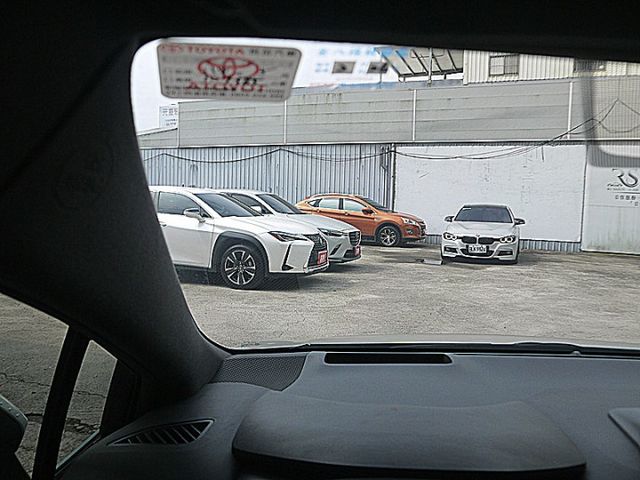 Auris 2.0 旗艦版搶手白  第20張相片
