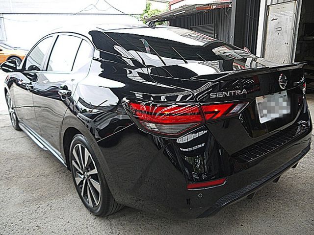 Nissan 新款 Sentra 尊爵智駕版神秘黑另有2021年橘黑2024白可選  第3張相片