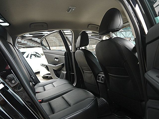 Nissan 新款 Sentra 尊爵智駕版神秘黑另有2021年橘黑2024白可選  第11張相片