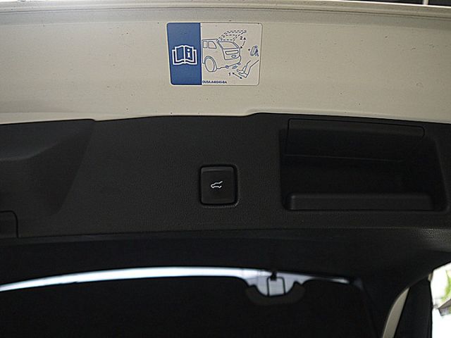 大改款Kuga250 AWD ST-Line新車120萬有加裝電子前後行車紀錄器  第8張相片