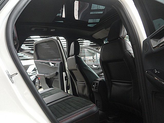 大改款Kuga250 AWD ST-Line新車120萬有加裝電子前後行車紀錄器  第12張相片