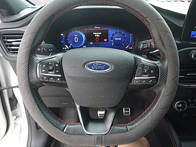 大改款Kuga250 AWD ST-Line新車120萬有加裝電子前後行車紀錄器  第14張相片
